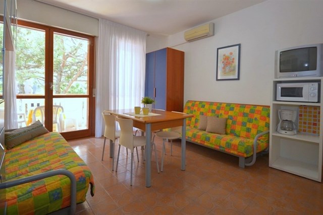 Apartmány PASSEGGIATA LIDO DEI PINI - apartmán A4