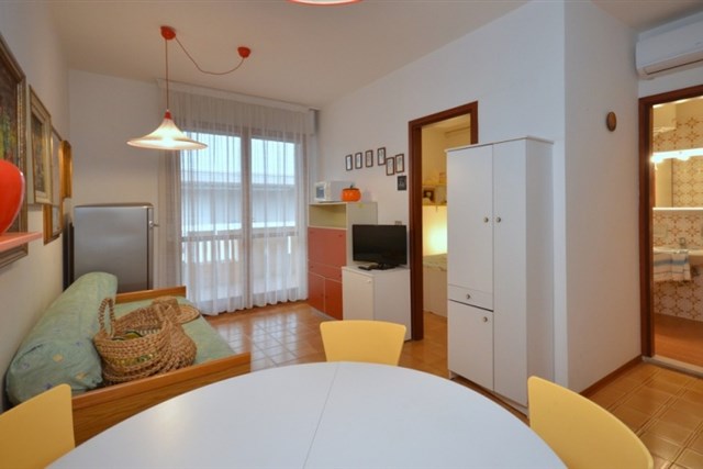 Apartmány PASSEGGIATA LIDO DEI PINI - apartmán B4