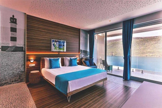 CARINE Hotel KUMBOR - dvoulůžkový pokoj s možností dvou přistýlek - typ 2(+2) BM SW Deluxe High
