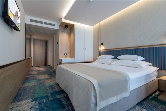 Hotel SUNCE - dvoulůžkový pokoj s možností dvou přistýlek - typ 2(+2) B sea view SUPERIOR