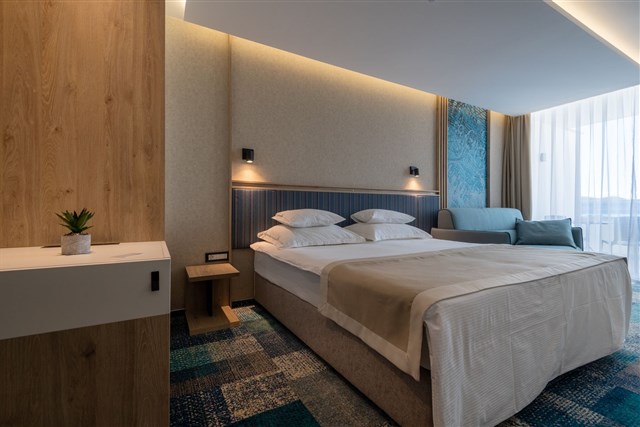 Hotel SUNCE - dvoulůžkový pokoj s možností dvou přistýlek - typ 2(+2) B sea view SUPERIOR