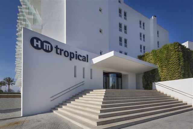 HM TROPICAL - vstup do hotelu